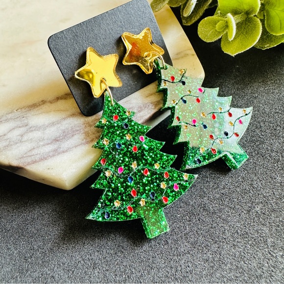 Christmas Tree Earrings Glitter Green acrylic lightweight Holiday Earrings - Picture 5 of 7